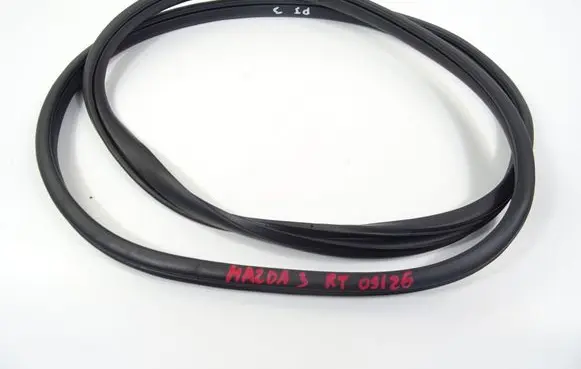 Mazda 3 II Front door rubber seal 
