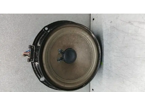 Volkswagen PASSAT B6 Subwoofer speaker 3C0035453