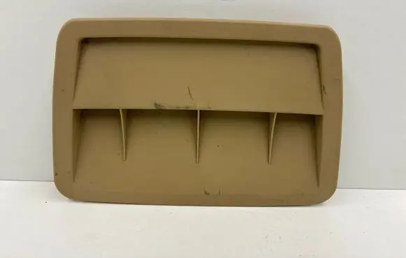 Rear air vent grill
