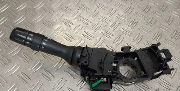 Toyota Yaris Indicator stalk 17F9380D300 L47