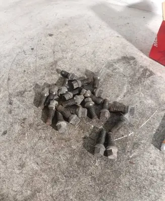 Volkswagen Golf V Nuts/bolts 4281