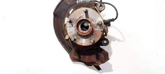 Toyota Avensis T270 Front wheel hub 
