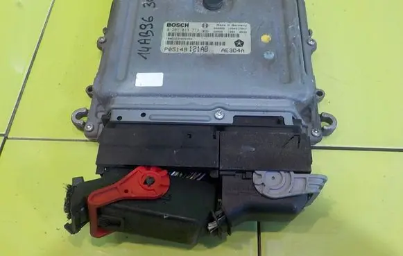 Chrysler 300 - 300C Engine control unit/module 0281013773