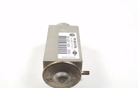 Volkswagen Touareg II Valve 7P0820679A