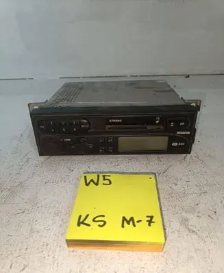 Nissan Micra Radio/GPS head unit trim 281135F600 7646340318 BP6340Y6441849