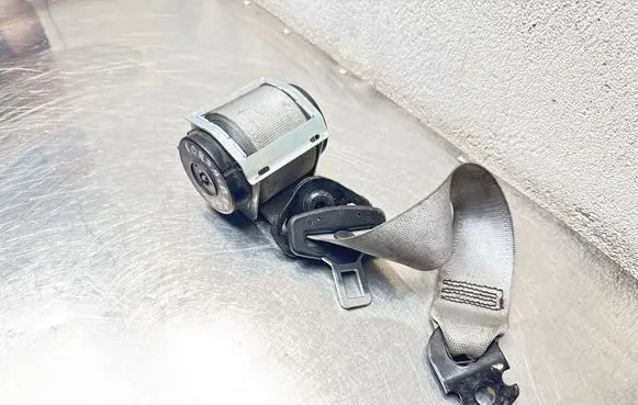 Opel Corsa D Rear seatbelt 13251320