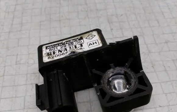 Renault Megane II Airbag deployment crash/impact sensor 8200682396 8200682396AH 601298200