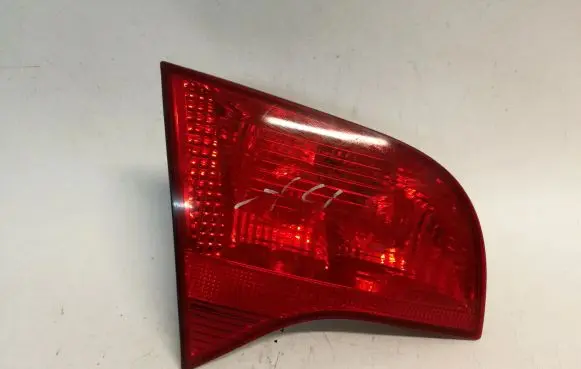 Audi A4 S4 B7 8E 8H Tailgate rear/tail lights 8E9945093