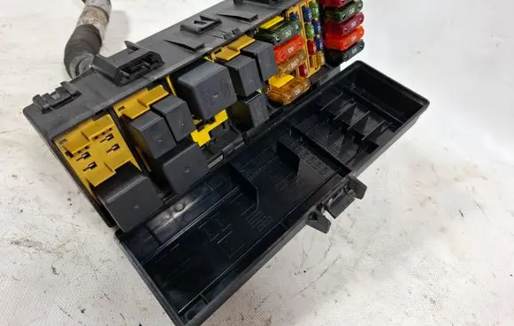 Ford Explorer Fuse module