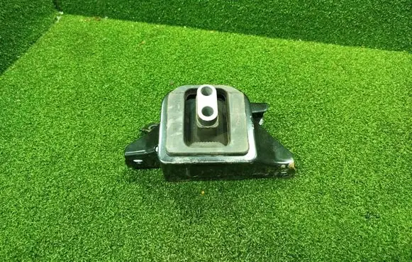 KIA Stonic Engine mount bracket 21824H8100