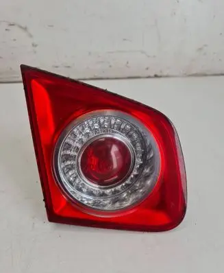 Tailgate rear/tail lights