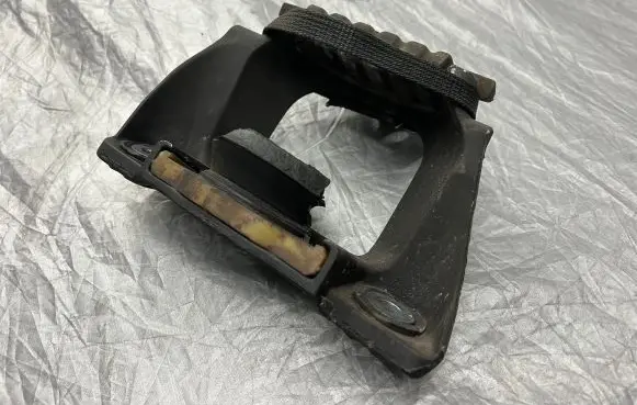 Volvo S60 Engine mount bracket 31686885 920883018