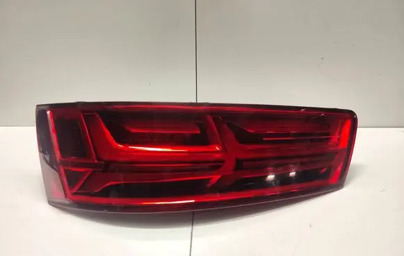 Audi Q7 4M Rear/tail lights 4M0945093E 20900102