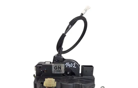 Opel Insignia A Front door lock 13503801