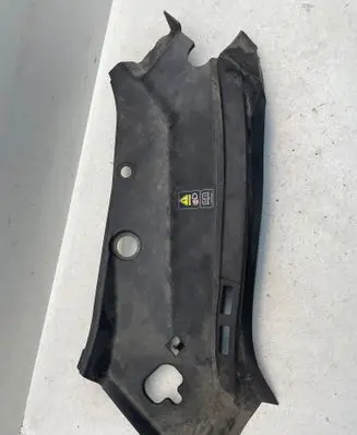 Mercedes-Benz GLK (X204) Engine bonnet/hood lock trim molding A2048260924 BBP181101