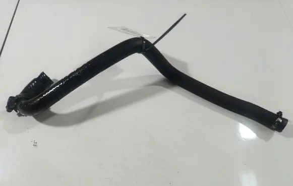 Audi A4 S4 B5 8D Engine coolant pipe/hose 