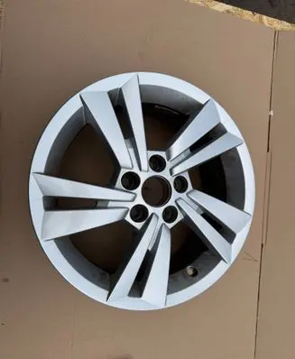 Skoda Fabia Mk3 (NJ) R15 alloy rim 6V0601025M 6V0601025