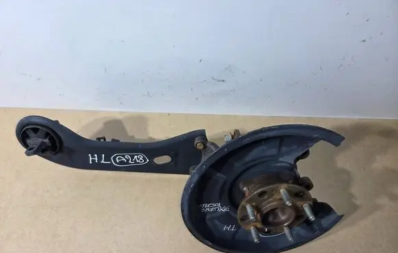 Hyundai Tucson TL Rear wheel hub spindle/knuckle A218