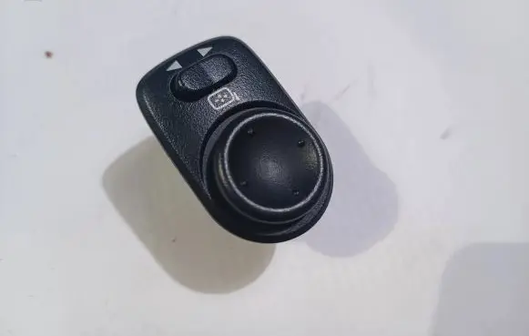 Chevrolet Camaro Wing mirror switch 15250458