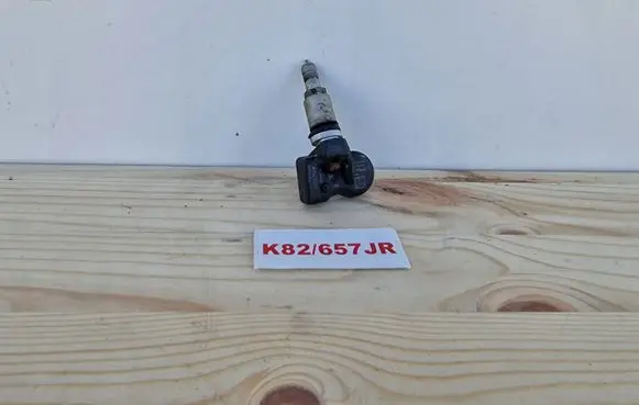 BMW 5 F10 F11 Tire pressure sensor 657JR