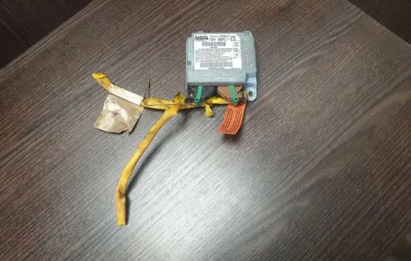Iveco Daily 3rd gen Airbag control unit/module 21619694 21619695