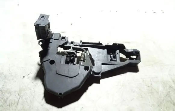Mercedes-Benz B W245 Front door exterior handle/bracket A1697600134