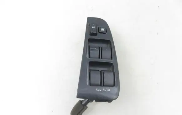 Toyota Avensis T250 Electric window control switch 8482005100