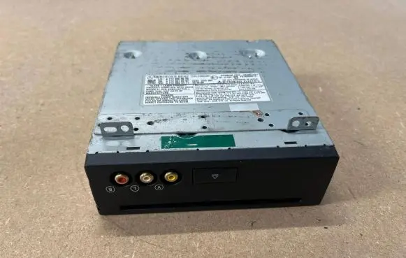 Mercedes-Benz E W212 Radio/GPS head unit trim A2129009629 A2129025411