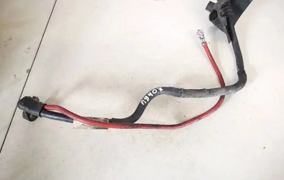 Volkswagen PASSAT B6 Positive cable (battery)