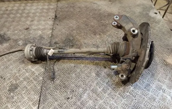 Volkswagen Touareg I Rear wheel hub spindle/knuckle 