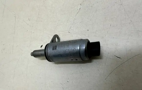 Audi A8 S8 D4 4H Camshaft vanos timing valve 06E103697M