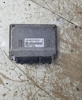 Skoda Roomster (5J) Engine control unit/module 03E906023J 03E906023 5WP4080404