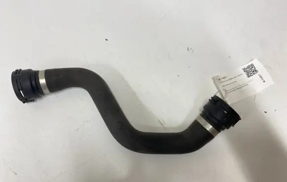 Coolant pipe/hose