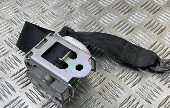Audi TT TTS Mk2 Rear seatbelt 8J8857805B