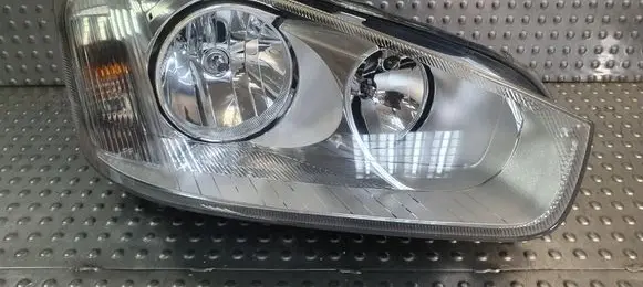 Ford C-MAX I Headlight/headlamp S26372496
