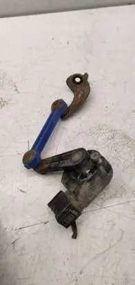 Headlight/headlamp level sensor