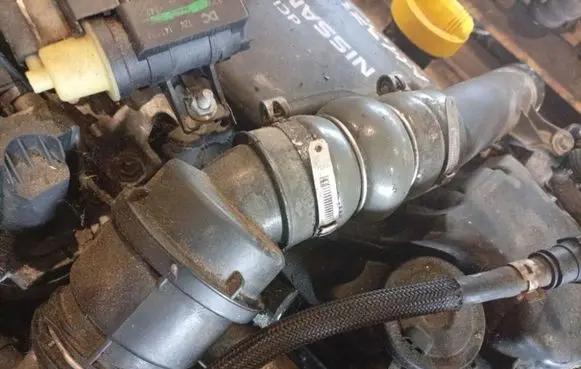 Nissan NV200 Intercooler hose/pipe