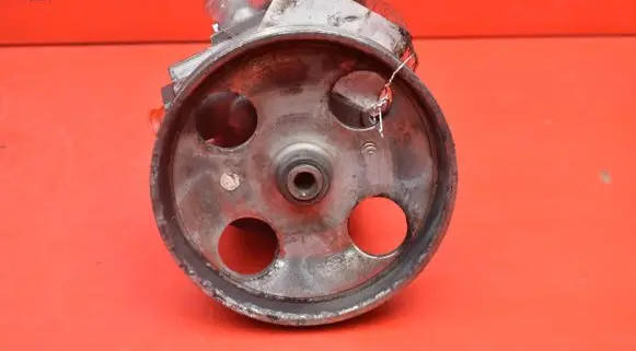 Peugeot Partner Power steering pump 9637000880