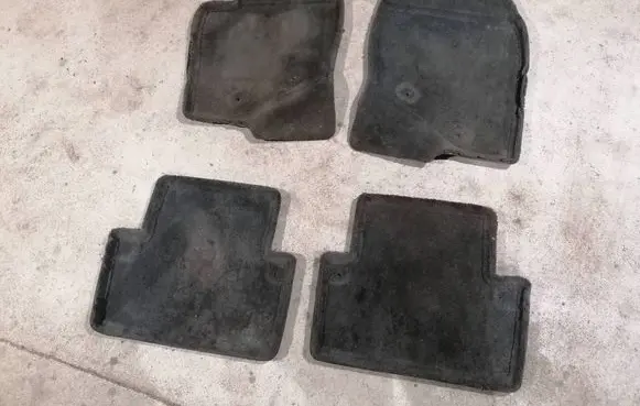 Volvo V70 Car floor mat set 09468875 09468874 09468872