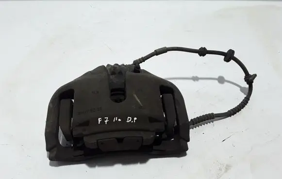 BMW 5 GT F07 Front brake caliper 6786818