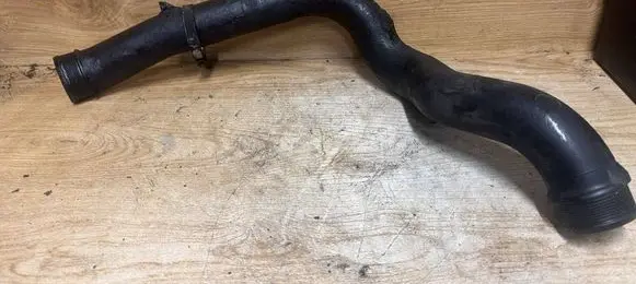 Volvo XC90 Intercooler hose/pipe 30714184