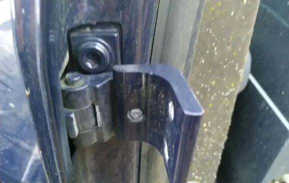 Audi A2 Rear door lower hinge