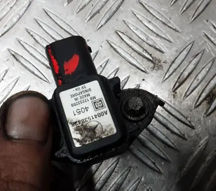 Mercedes-Benz E W211 Air pressure sensor A0041538428 4051 MB12233209