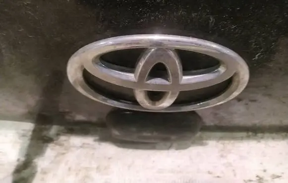 Toyota Aygo AB10 Manufacturer badge logo/emblem 