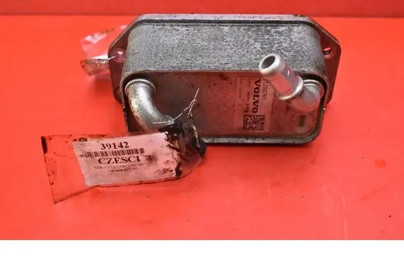 Volvo V40 Engine oil radiator 31293761