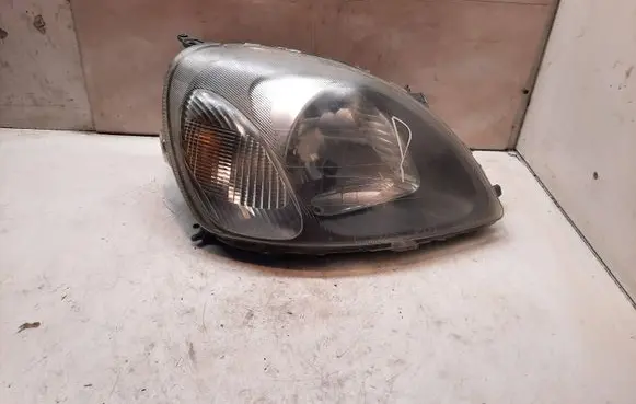 Toyota Yaris Headlight/headlamp