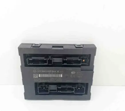 Audi A4 S4 B8 8K Central body control module 5DK009918 8K0907064JE