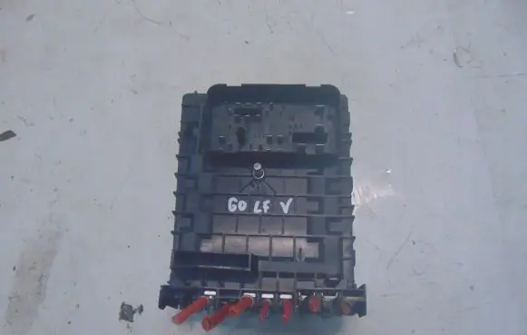 Volkswagen Golf V Fuse module 1K0937125A