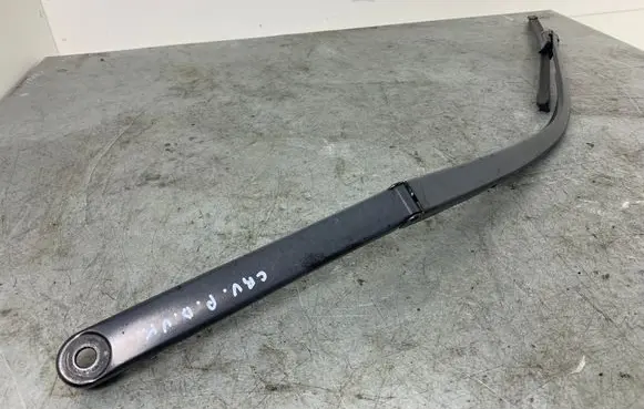 Honda CR-V Front wiper blade arm 