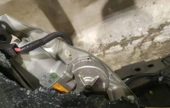 Honda Insight Rear window wiper motor 